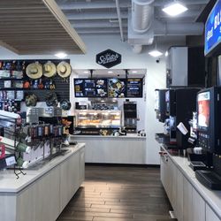 Golden Gate - Inside Golden Gate with the Dig-In-Chicken space