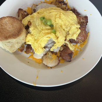 Wally's Grill & Drafthouse - Scrambler with sausage gravy and a biscuit - American Near Me - Lee's Summit, Missouri Wally's Grill & Drafthouse - Scrambler with sausage gravy and a biscuit - American Near Me - Lee's Summit, Missouri