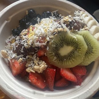 Waffle and Berry - Açaí bowl - Waffles Near Me - Honolulu, Hawaii