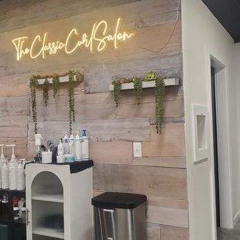 The Classic Curl Salon - Hair Salons Near Me - Folsom, California