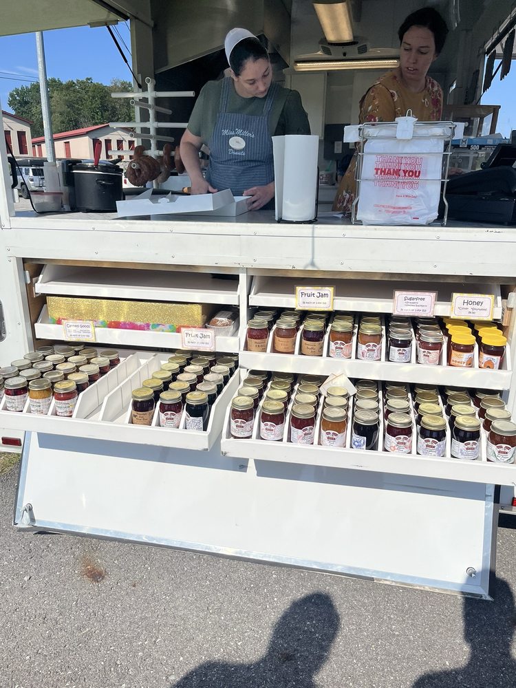 Miss Miller’s Donuts Logo