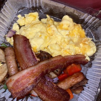 Entrevinos - Bacon and Eggs with Sausage - Wine Bars Near Me - Carolina, Puerto Rico Entrevinos - Bacon and Eggs with Sausage - Wine Bars Near Me - Carolina, Puerto Rico