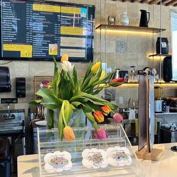 C'est La Vie Bakery & Cafe - attention to detail - Coffee & Tea Near Me - Duluth, Georgia