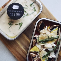 Homemate - Cannelloni dish and focaccia bread