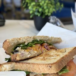 Elmisa Cafe