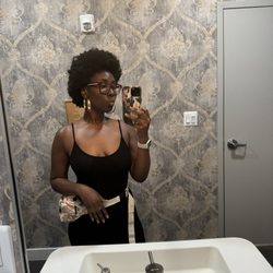 nailsaloon - The Parks at Walter Reed - Bathroom is great for selfies!