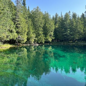 Kitch-iti-Kipi - Lakes Near Me - Manistique, Michigan