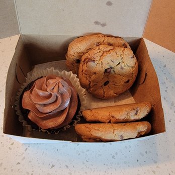 Saturday Sangria Bakery & Cafe - a cupcake and muffin in a box - Gluten-Free Near Me - Crown Point, Indiana Saturday Sangria Bakery & Cafe - a cupcake and muffin in a box - Gluten-Free Near Me - Crown Point, Indiana
