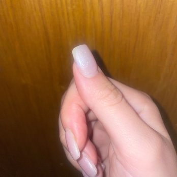 Colome Nails - Polish chip 5 hours after manicure - Nail Salons Near Me - New York, New York