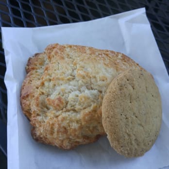 Ali'i Kula Lavender - Lavender scone and cookie - Tours Near Me - Kula, Hawaii Ali'i Kula Lavender - Lavender scone and cookie - Tours Near Me - Kula, Hawaii