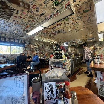 Grizzly Manor Cafe - Breakfast & Brunch Near Me - Big Bear Lake, California Grizzly Manor Cafe - Breakfast & Brunch Near Me - Big Bear Lake, California