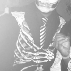 TeeHee Face Painting - Here is what the skull looked like in costume.