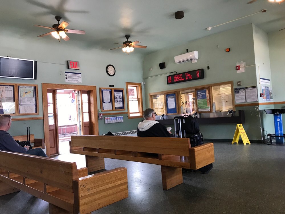 LIRR HUNTINGTON STATION 13 Photos & 20 Reviews Train Stations