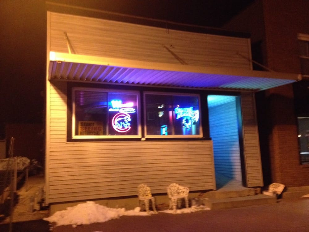 BRASS BULL TAVERN Updated September 2024 111 W Jefferson St, Morton