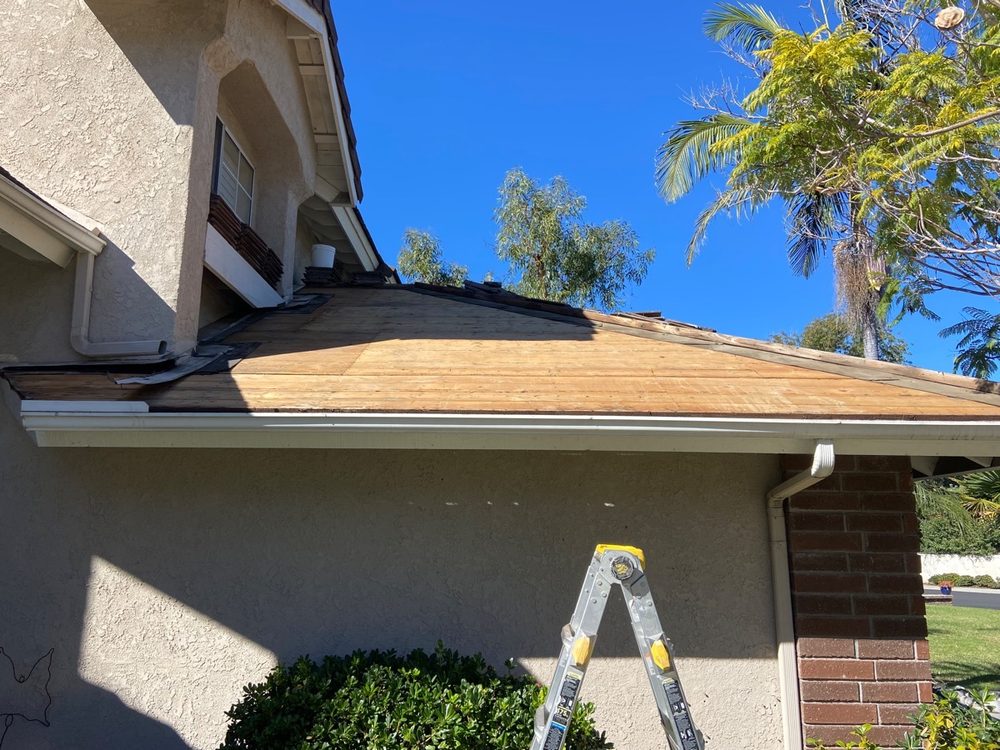 Slide of Green Leaf Roofers