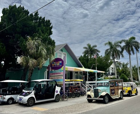 BEACH BUMS - Updated March 2025 - 44 Photos & 61 Reviews - 427 Pine Ave