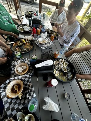 Lynn's Quality Oysters by null