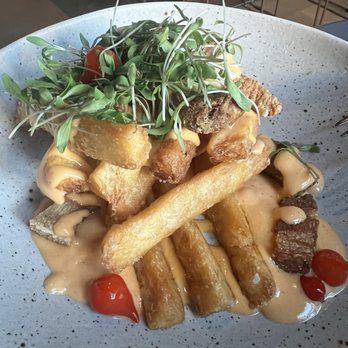 Parche - Yucca fritas com chicharrones - Colombian Near Me - Oakland, California Parche - Yucca fritas com chicharrones - Colombian Near Me - Oakland, California
