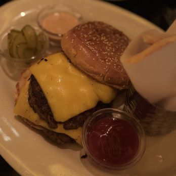 The Cheesecake Factory - Smash burger - Desserts Near Me - Valencia, California The Cheesecake Factory - Smash burger - Desserts Near Me - Valencia, California