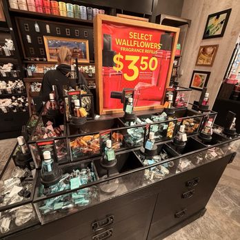 Bath & Body Works - Cosmetics & Beauty Supply Near Me - Phoenix, Arizona Bath & Body Works - Cosmetics & Beauty Supply Near Me - Phoenix, Arizona