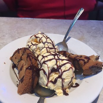Bubba's 33 - Warmed Chocolate chip cookie with vanilla ice cream. It comes with whipped cream but kid didn't want that. - Pizza Near Me - Parlin, New Jersey