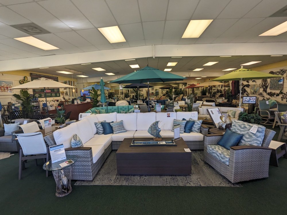 LEADERS FURNITURE OF TAMPA Updated October 2024 40 Photos & 10 Reviews 6402 N Dale Mabry