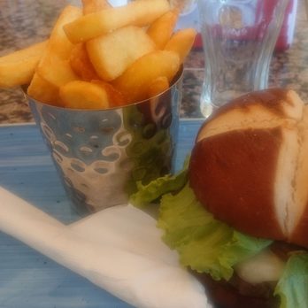 Joules Bistro - Best of Austria Burger - Cafes Near Me - Vienna, 9 Joules Bistro - Best of Austria Burger - Cafes Near Me - Vienna, 9