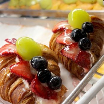Liliha Bakery - Fruit croissant - Bakeries Near Me - Honolulu, Hawaii
