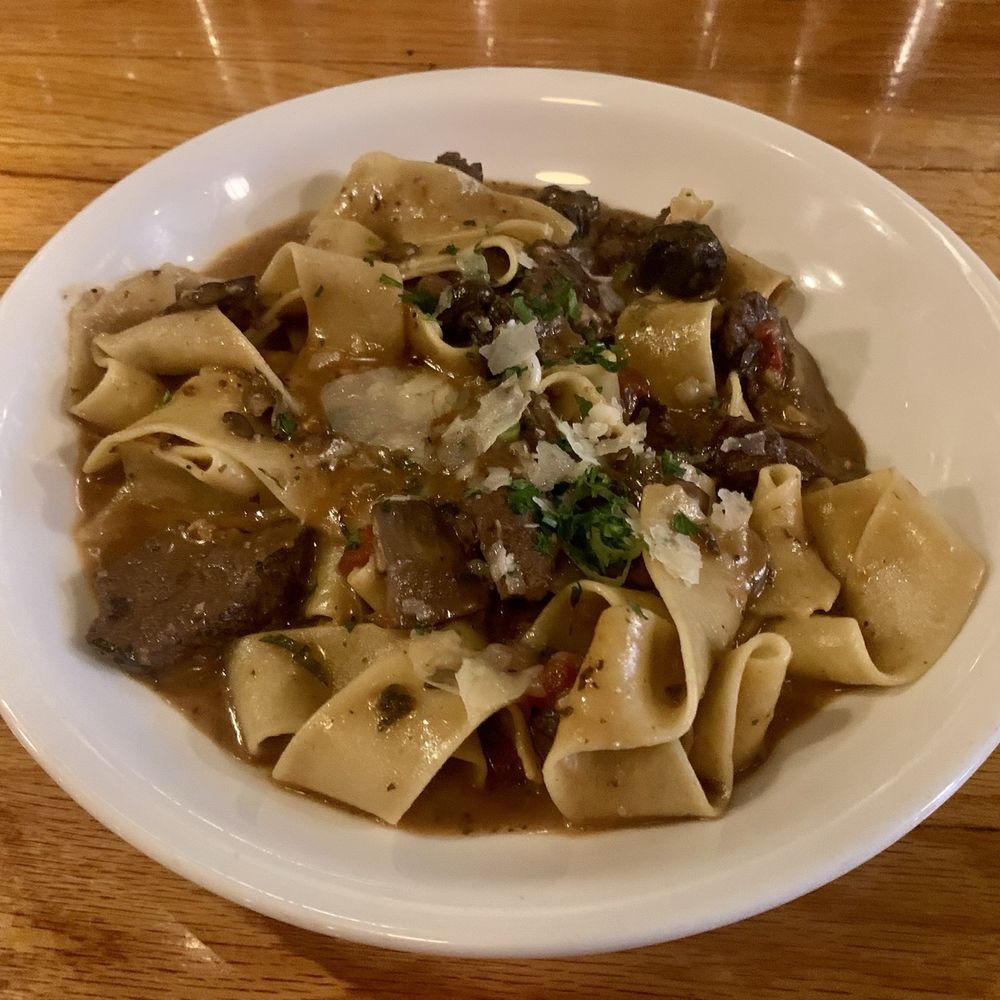 Mona Lisa's - Merlot Beef Pasta - too much liquid and meat overdone - Italian Near Me - Eau Claire, Wisconsin Mona Lisa's - Merlot Beef Pasta - too much liquid and meat overdone - Italian Near Me - Eau Claire, Wisconsin