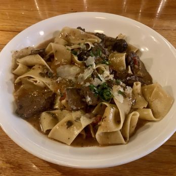 Mona Lisa's - Merlot Beef Pasta - too much liquid and meat overdone - Italian Near Me - Eau Claire, Wisconsin Mona Lisa's - Merlot Beef Pasta - too much liquid and meat overdone - Italian Near Me - Eau Claire, Wisconsin
