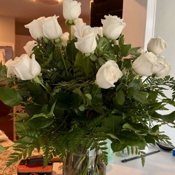 Dazzling Florist - Deluxe "Joy of Roses" Bouquet - Florists Near Me - Annapolis, Maryland