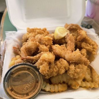Grub N Luxury - Conch and Shrimp - Food Trucks Near Me - Miami, Florida