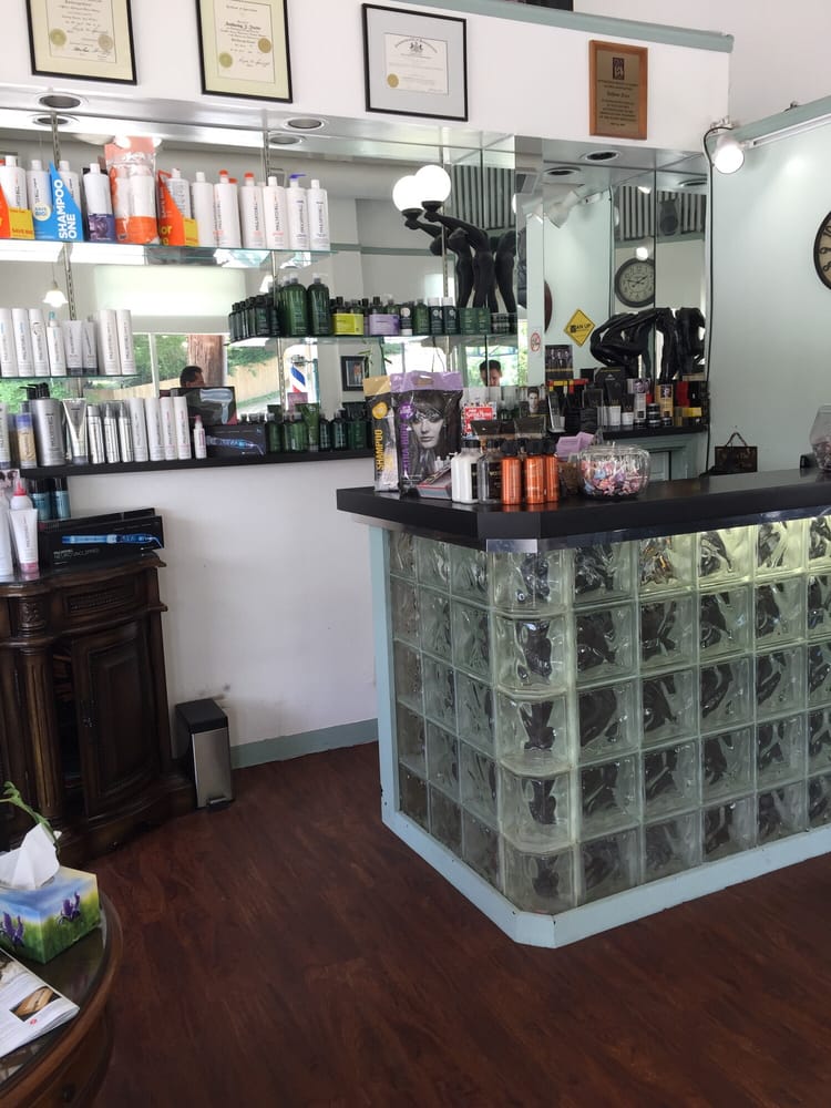 Fazio's Hair Designs Logo