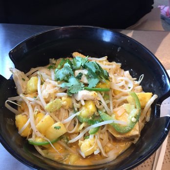 honeygrow - Red Red Coconut Curry Stir-Fry - Salad Near Me - Pittsburgh, Pennsylvania honeygrow - Red Red Coconut Curry Stir-Fry - Salad Near Me - Pittsburgh, Pennsylvania