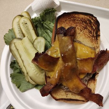 UWMC Plaza Cafe - Bacon cheeseburger - Cafeteria Near Me - Seattle, Washington