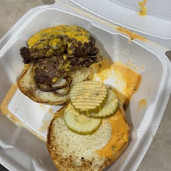 Pete's Place - New American Near Me - Taylor, Michigan