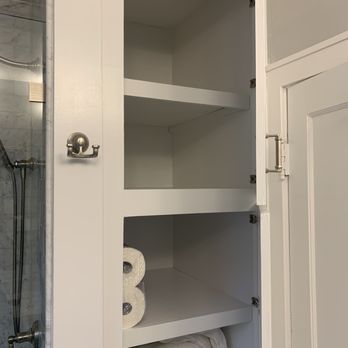 Chara Construction - a view of a bathroom - General Contractors Near Me - Chicago, Illinois