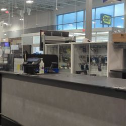 Best Buy Glen Allen - Waiting Patiently
