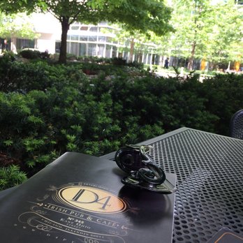 D4 Irish Pub & Cafe - Irish Pub Near Me - Chicago, Illinois
