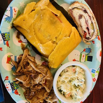 Pastelitos Cafe - Plato navideño - Breakfast & Brunch Near Me - Houston, Texas Pastelitos Cafe - Plato navideño - Breakfast & Brunch Near Me - Houston, Texas