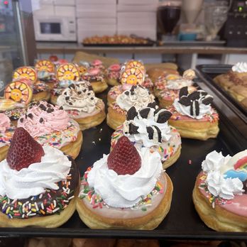 Manteca Donuts - Fancy? Here's a goodies that kids will Like - Donuts Near Me - Manteca, California