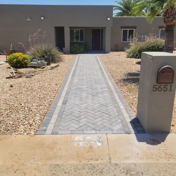 Arizona Pavers - Front walkway - Masonry/Concrete Near Me