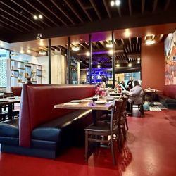 Costa Messa Restaurant - Seating