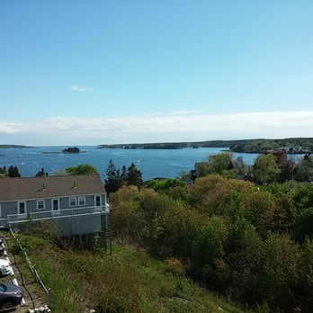 Harbor House Inn - Bed & Breakfast Near Me - Boothbay Harbor, Maine Harbor House Inn - Bed & Breakfast Near Me - Boothbay Harbor, Maine