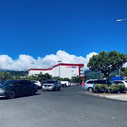 Giant warehouse block what was nice view Mauka. Need paint back scenery ... Wish they would have Hilo Hattie place instead Giant warehouse block what was nice view Mauka. Need paint back scenery ... Wish they would have Hilo Hattie place instead