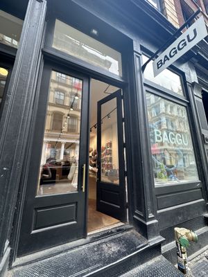 BAGGU SoHo by null