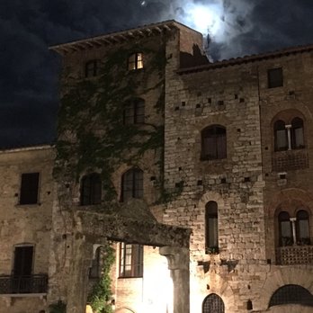 Comune di San Gimignano - Town Hall Near Me - San Gimignano, SI