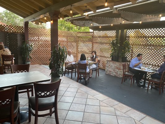 Papillon Restaurant by null