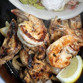 El Aguila - Fajitas de Pollo y Camarones - Tex-Mex Near Me - Silver Spring, Maryland