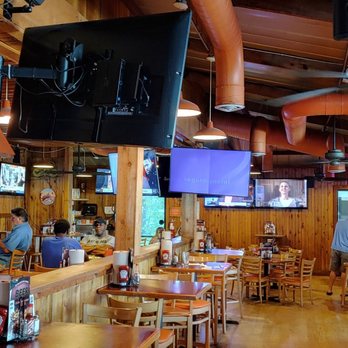 Hooters - Inside - Sports Bars Near Me - Charleston, South Carolina
